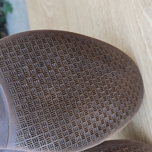 Clarks Women’s Brown Distressed Leather Buckled Boo Size 9.5 - Picture 13 of 13